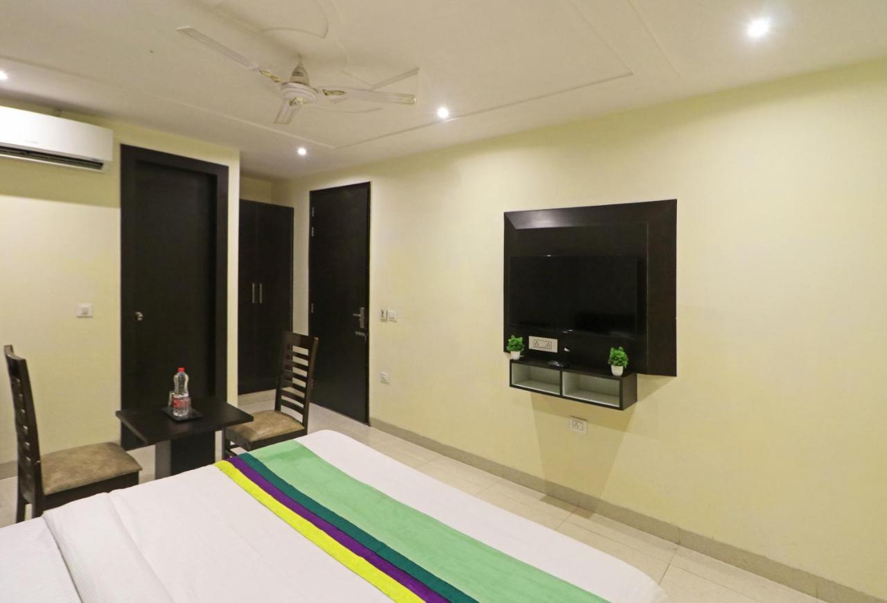 Hotel Paragon Suites นิวเดลี ภายนอก รูปภาพ