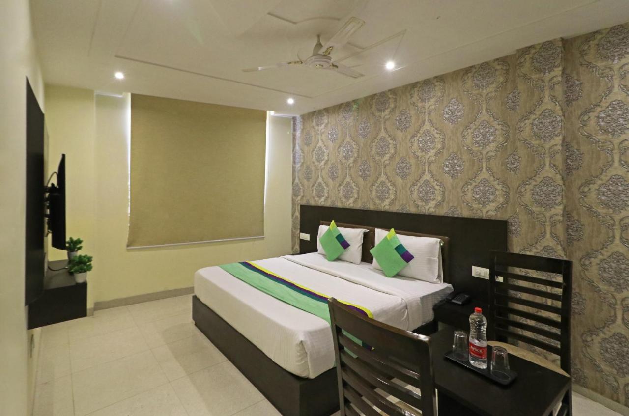 Hotel Paragon Suites นิวเดลี ภายนอก รูปภาพ