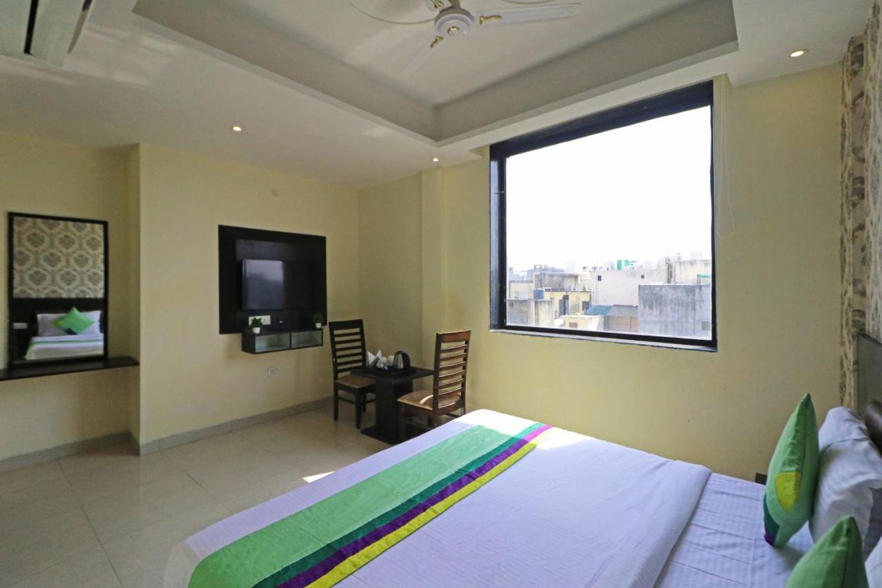Hotel Paragon Suites นิวเดลี ภายนอก รูปภาพ