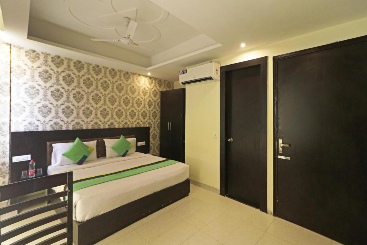Hotel Paragon Suites นิวเดลี ภายนอก รูปภาพ