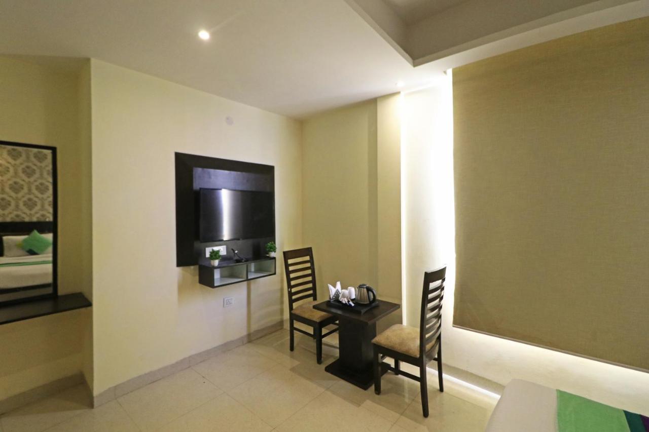 Hotel Paragon Suites นิวเดลี ภายนอก รูปภาพ